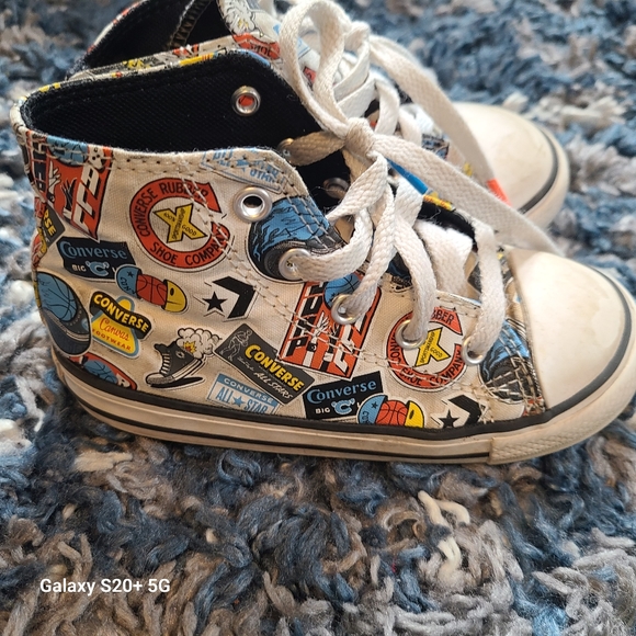Converse - Picture 2 of 3